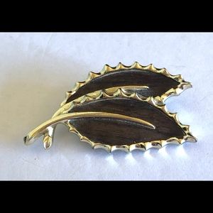 Vintage Sarah Coventry Gold Leaves Wood Brooch